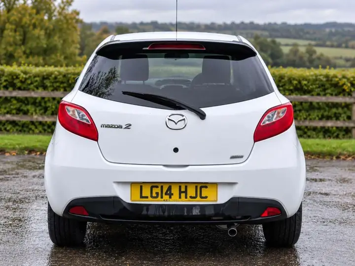Mazda Mazda2 2014 photo 5
