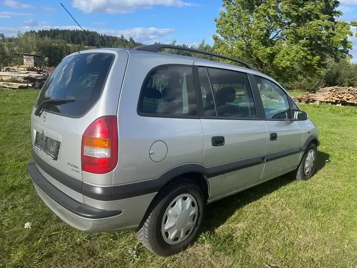 Opel Zafira 2002 photo 3