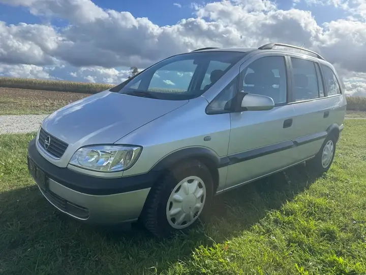 Opel Zafira 2002 photo 2
