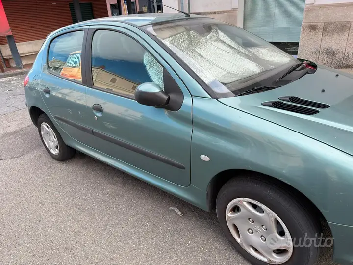 Peugeot 206 2002 photo 3