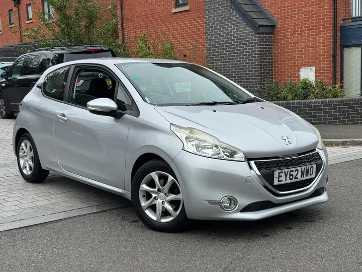 Peugeot 208