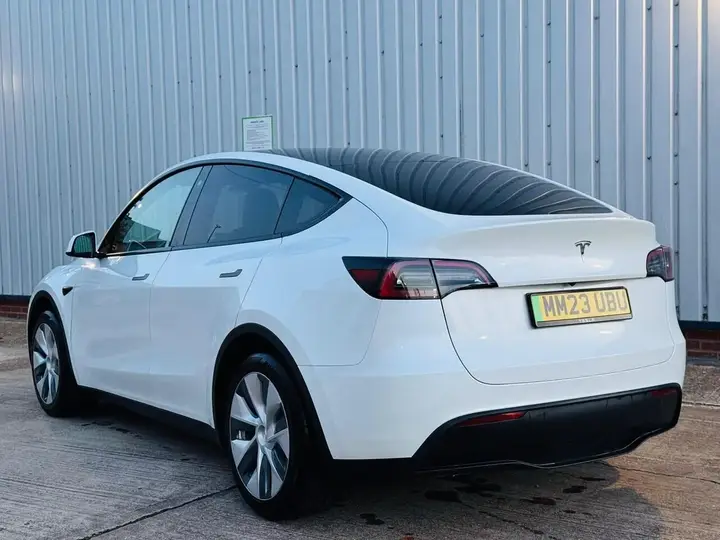 Tesla Model Y 2023 photo 5