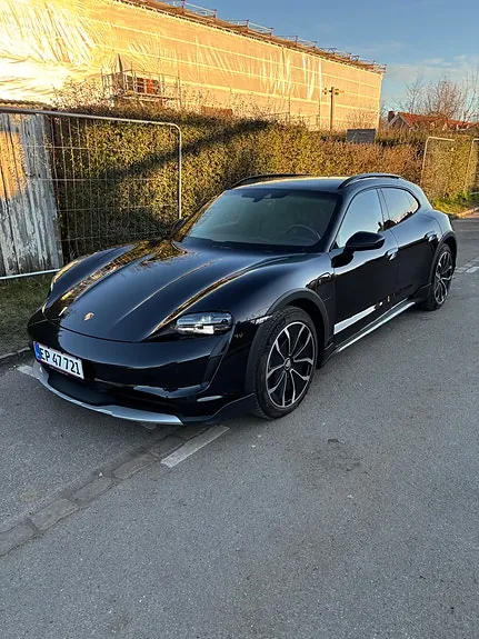 Porsche Taycan 4