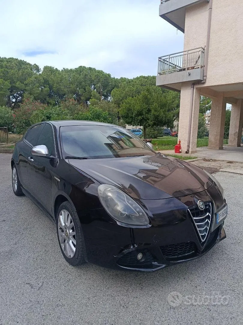 Alfa Romeo Giulietta 2011 photo 2