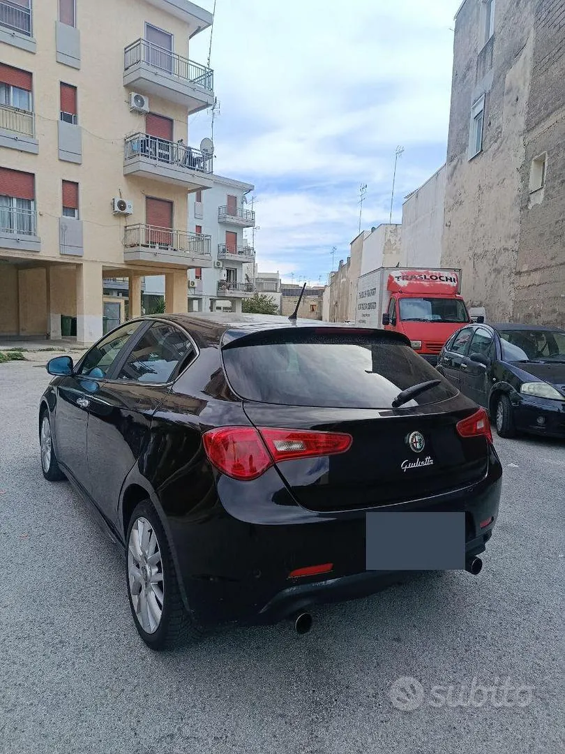 Alfa Romeo Giulietta 2011 photo 3