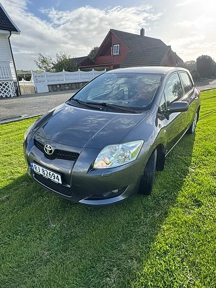Toyota Auris 2008 photo 2