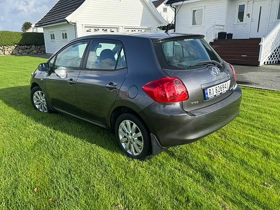 Toyota Auris 2008 photo 4