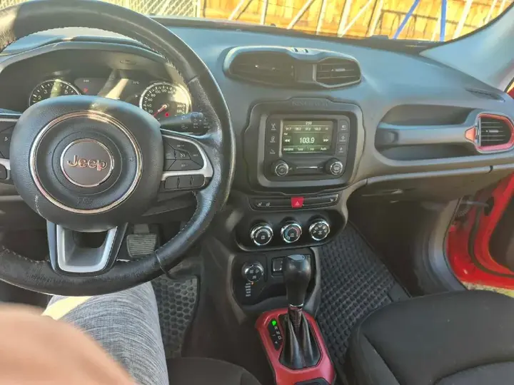 Jeep Renegade 2016 photo 2