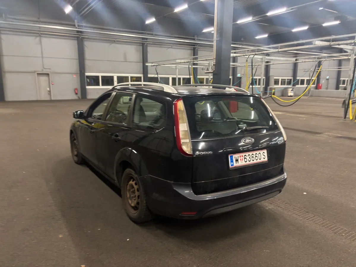 Ford Focus 2010 photo 3