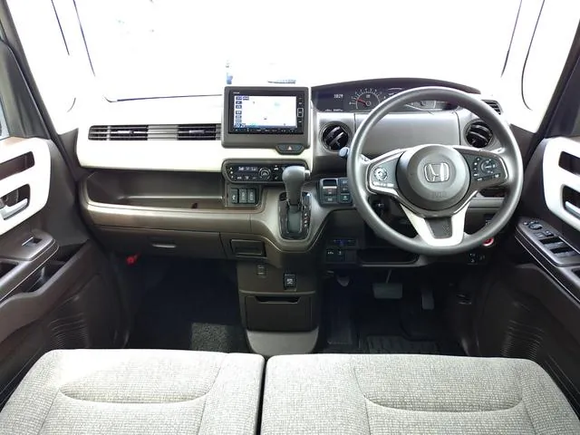 Honda N-Box 2022 photo 2