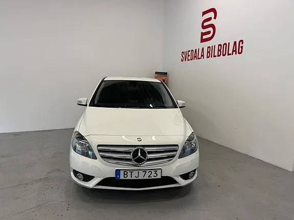 Mercedes-Benz B180 2012 photo 2