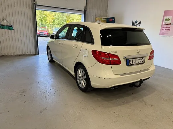 Mercedes-Benz B180 2012 photo 4