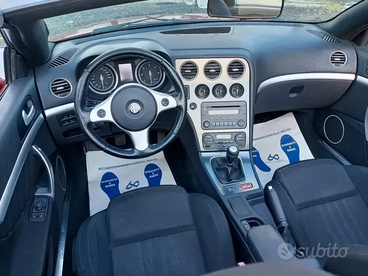 Alfa Romeo Spider 2009 photo 3