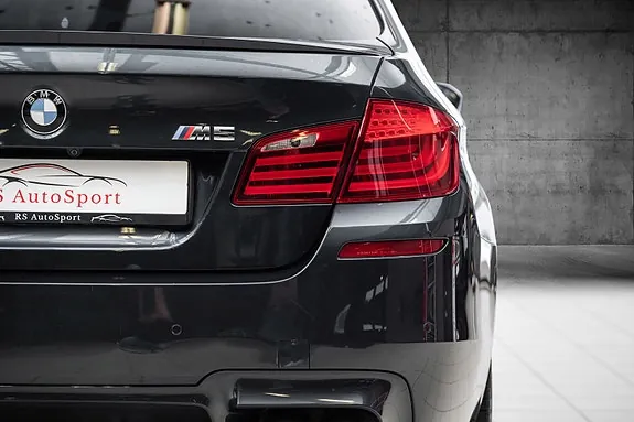 BMW M5 2012 photo 4