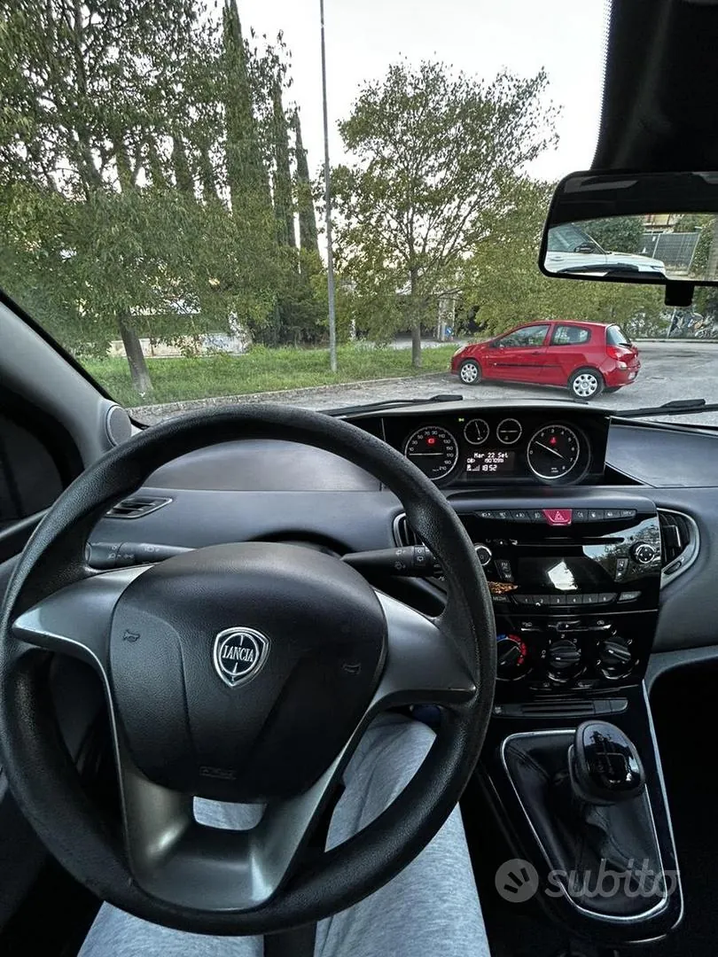 Lancia Ypsilon 2014 photo 4