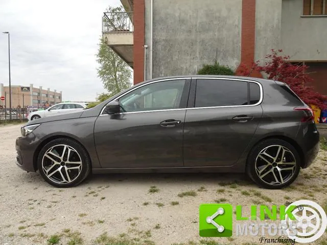 Peugeot 308 2019 photo 3