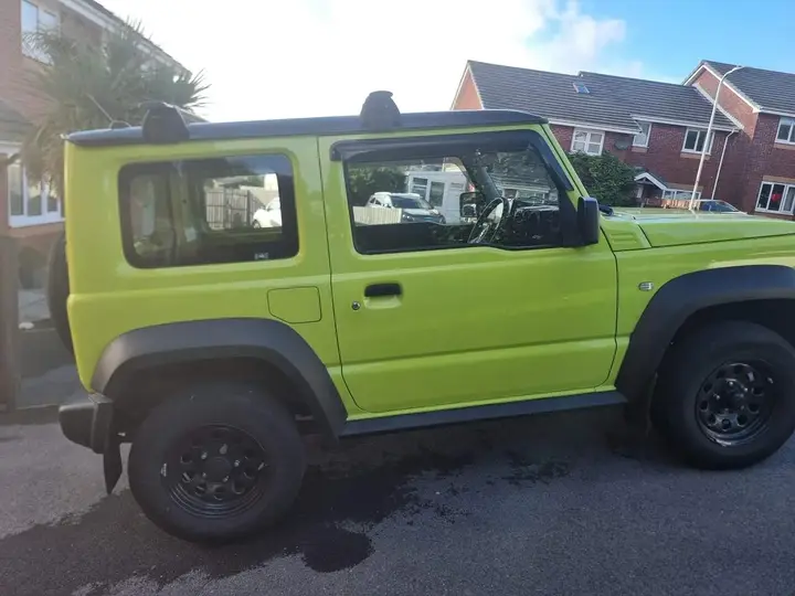 Suzuki Jimny 2023 photo 4