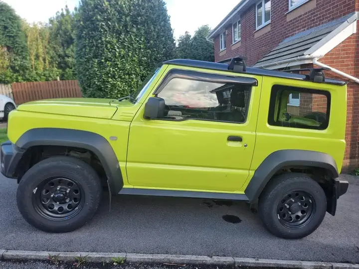 Suzuki Jimny 2023 photo 2