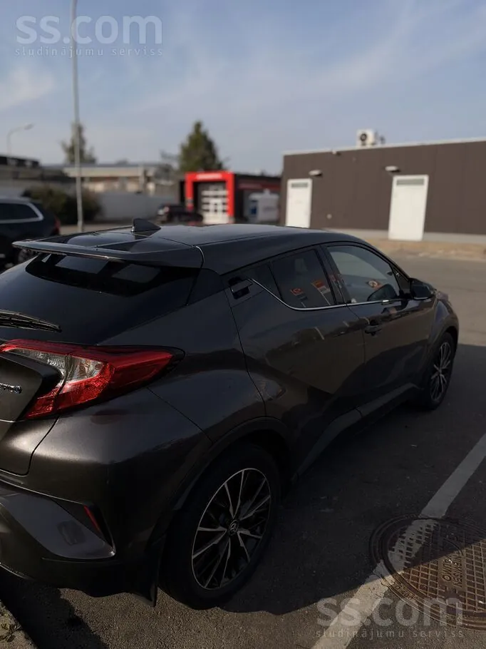 Toyota C-Hr 2018 photo 4