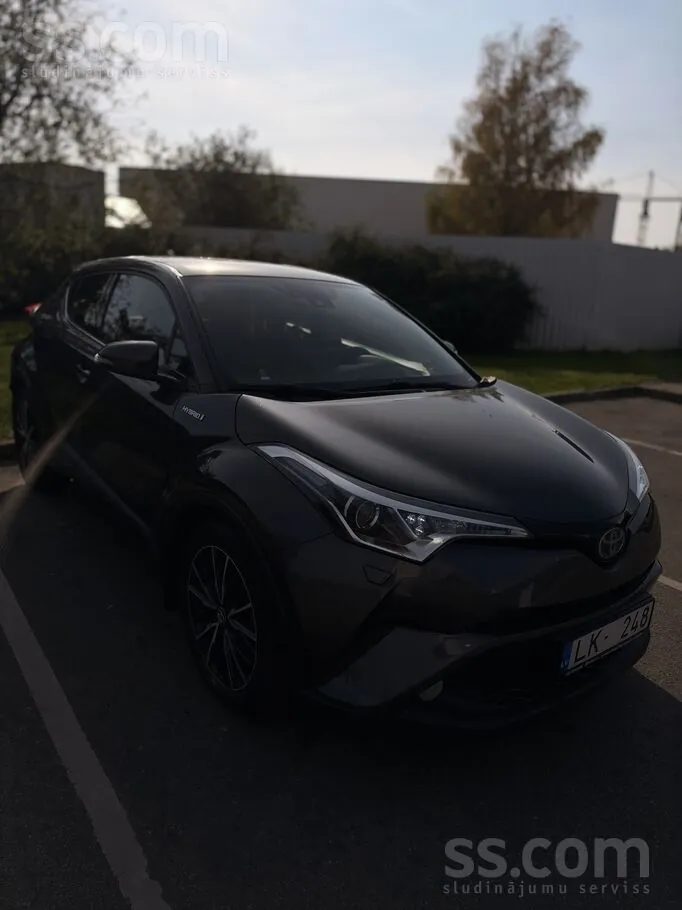 Toyota C-Hr 2018 photo 3