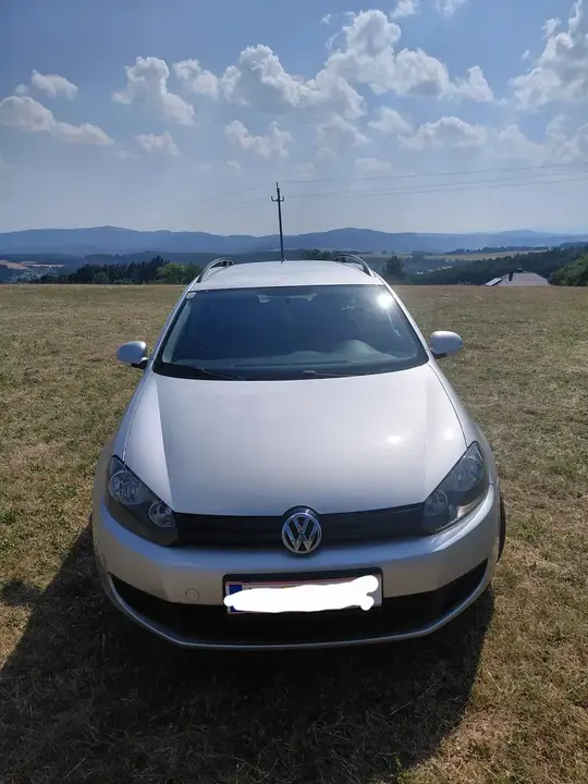 Volkswagen Golf 2011 photo 2