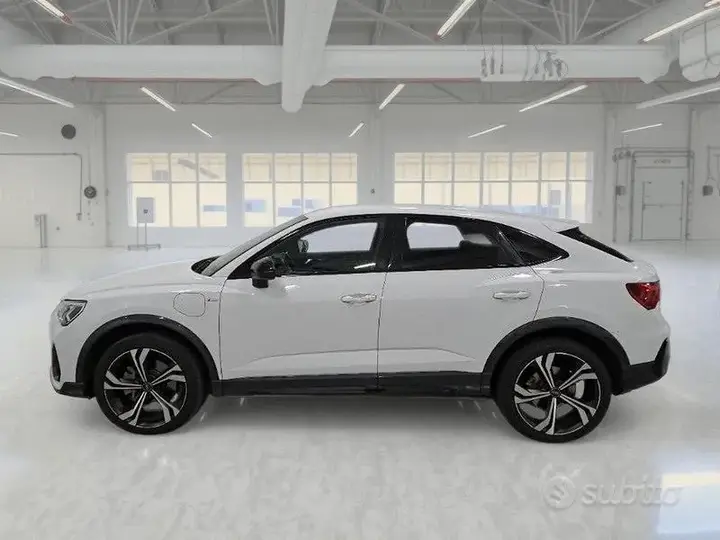 Audi Q3 2022 photo 5