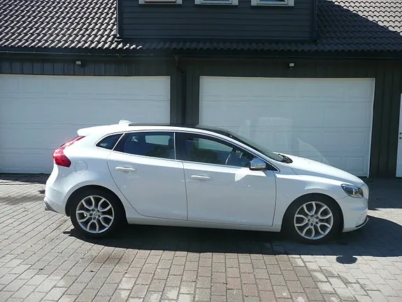 Volvo V40 2014 photo 2