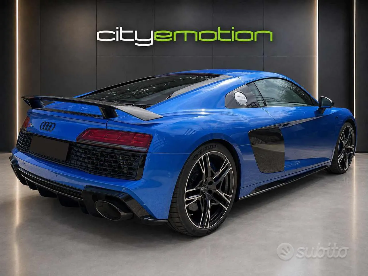 Audi R8 2023 photo 3