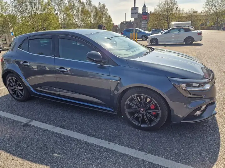 Renault Megane 2019 photo 2