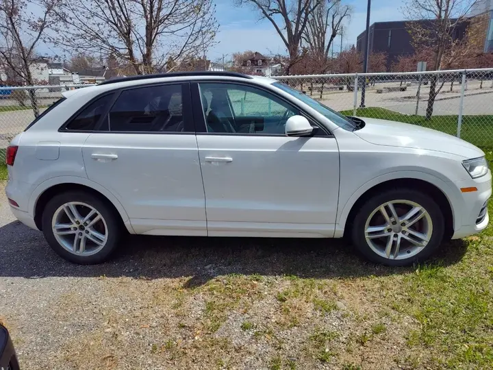 Audi Q3 2016 photo 3