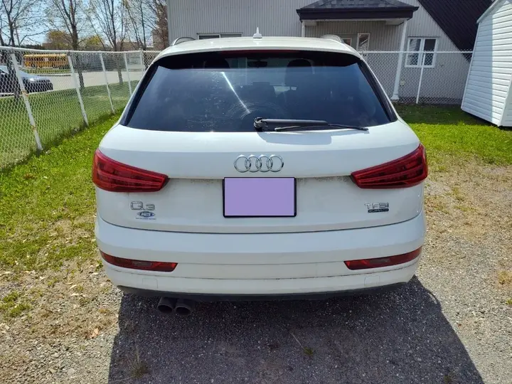 Audi Q3 2016 photo 2