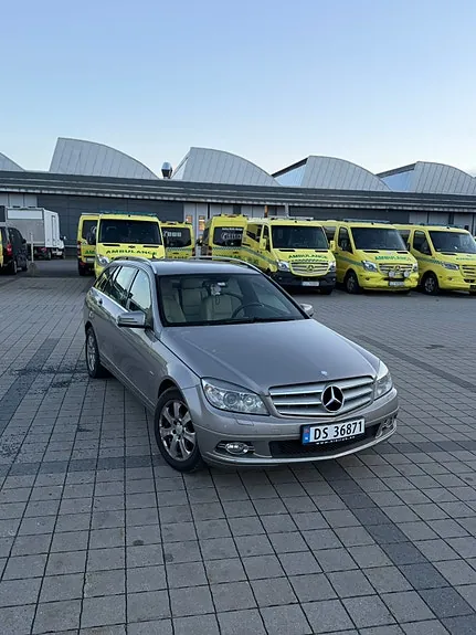 Mercedes-Benz C320