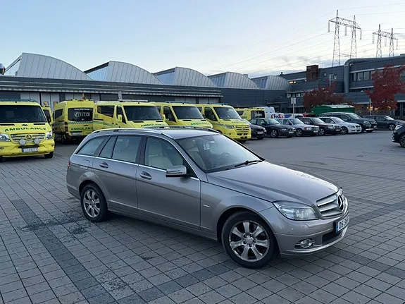 Mercedes-Benz C320 2009 photo 2