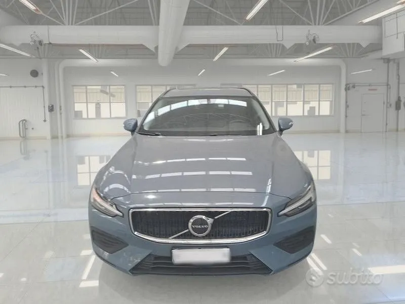 Volvo V60 2023 photo 2