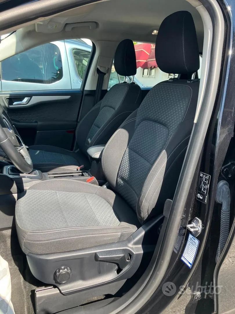 Ford Kuga 2021 photo 3