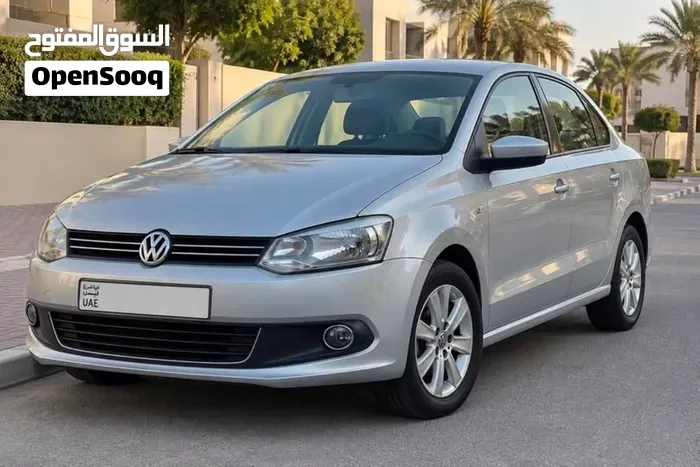 Volkswagen Polo 2012 photo 2
