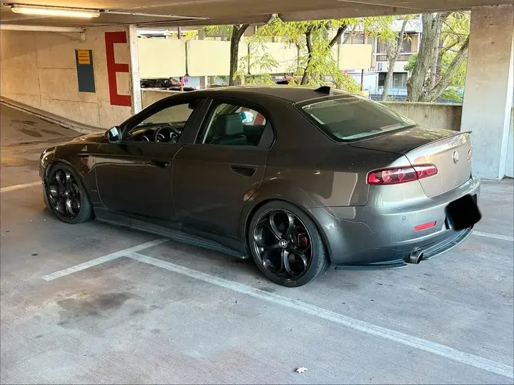 Alfa Romeo 159