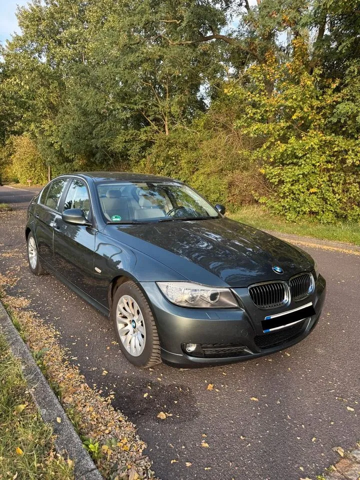BMW E90 325I