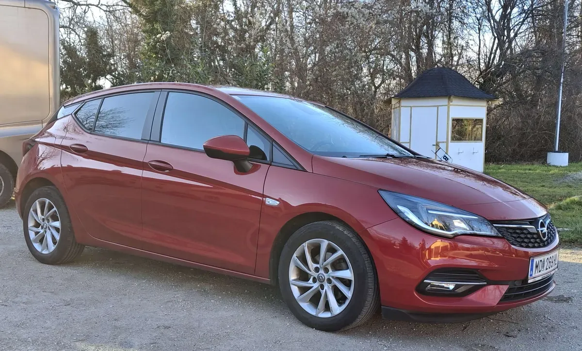 Opel Astra 2020 photo 2