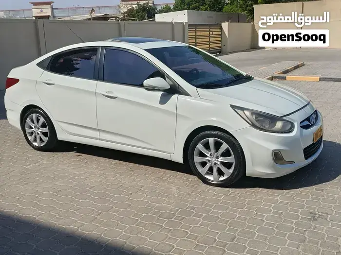 Hyundai Accent 2012 photo 2