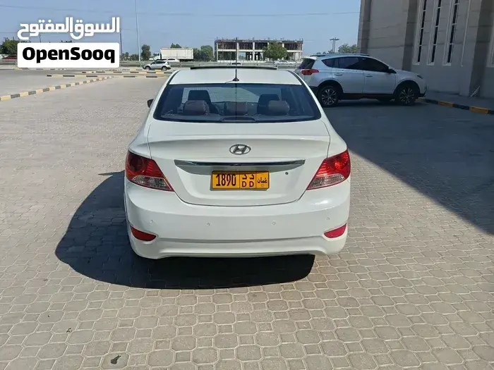 Hyundai Accent 2012 photo 4