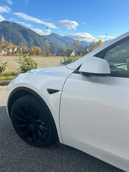 Tesla Model Y 2022 photo 5