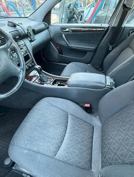 Mercedes-Benz C180