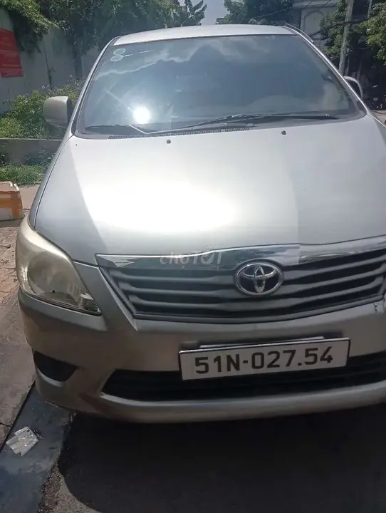 Toyota Innova 2012 photo 2