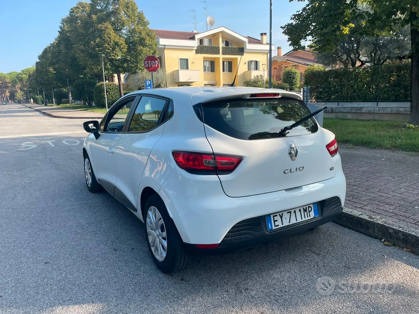 Renault Clio 2015 photo 2
