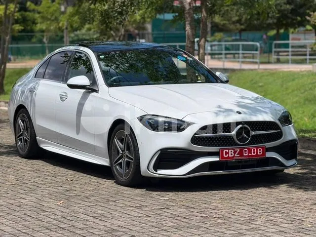 Mercedes-Benz C200 2023 photo 2