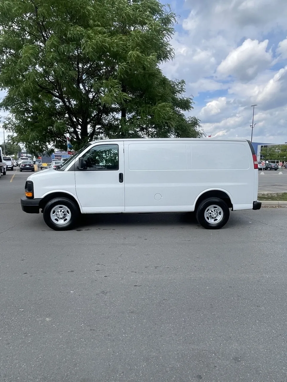 Chevrolet Express 2015 photo 2