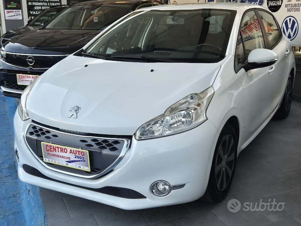 Peugeot 208 2013 photo 5