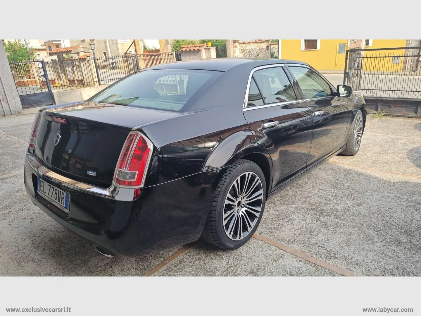 Lancia Thema 2012 photo 3