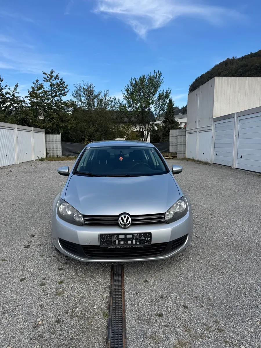 Volkswagen Golf 2010 photo 2